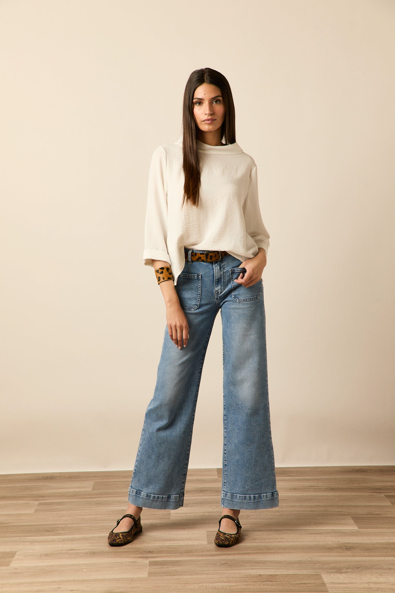 Blusa cuello chimenea blanco