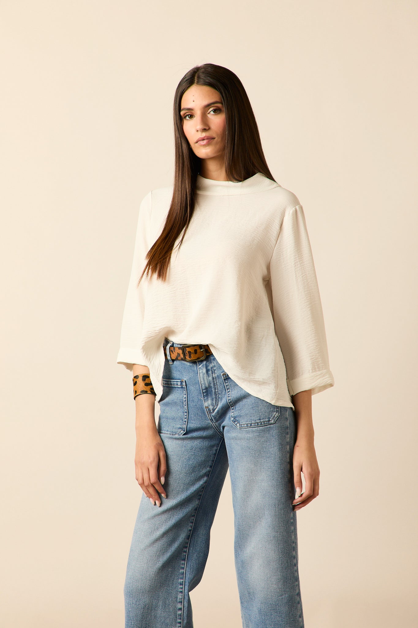 Blusa cuello chimenea blanco