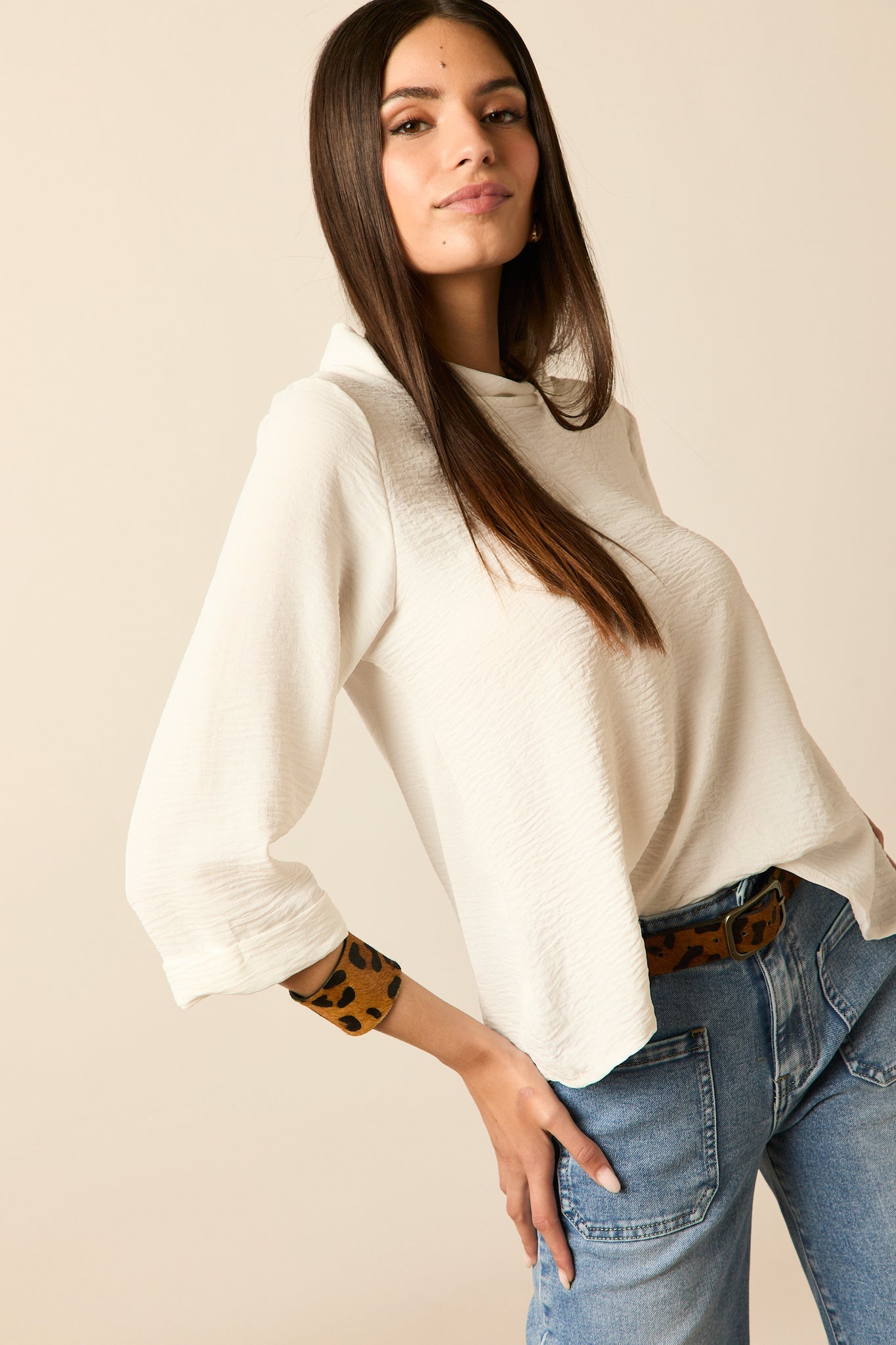 Blusa cuello chimenea blanco