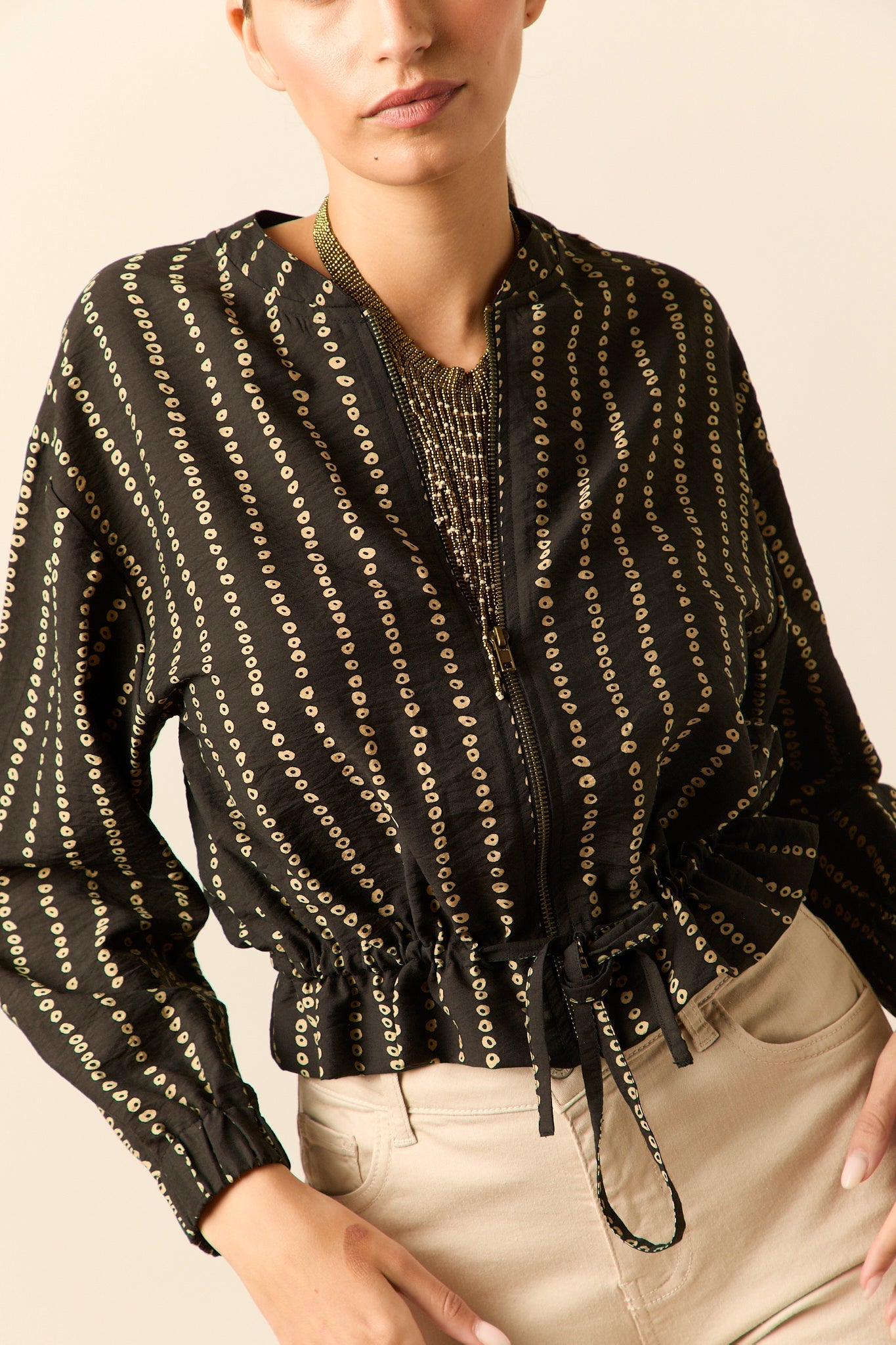 Bomber topos bicolor
