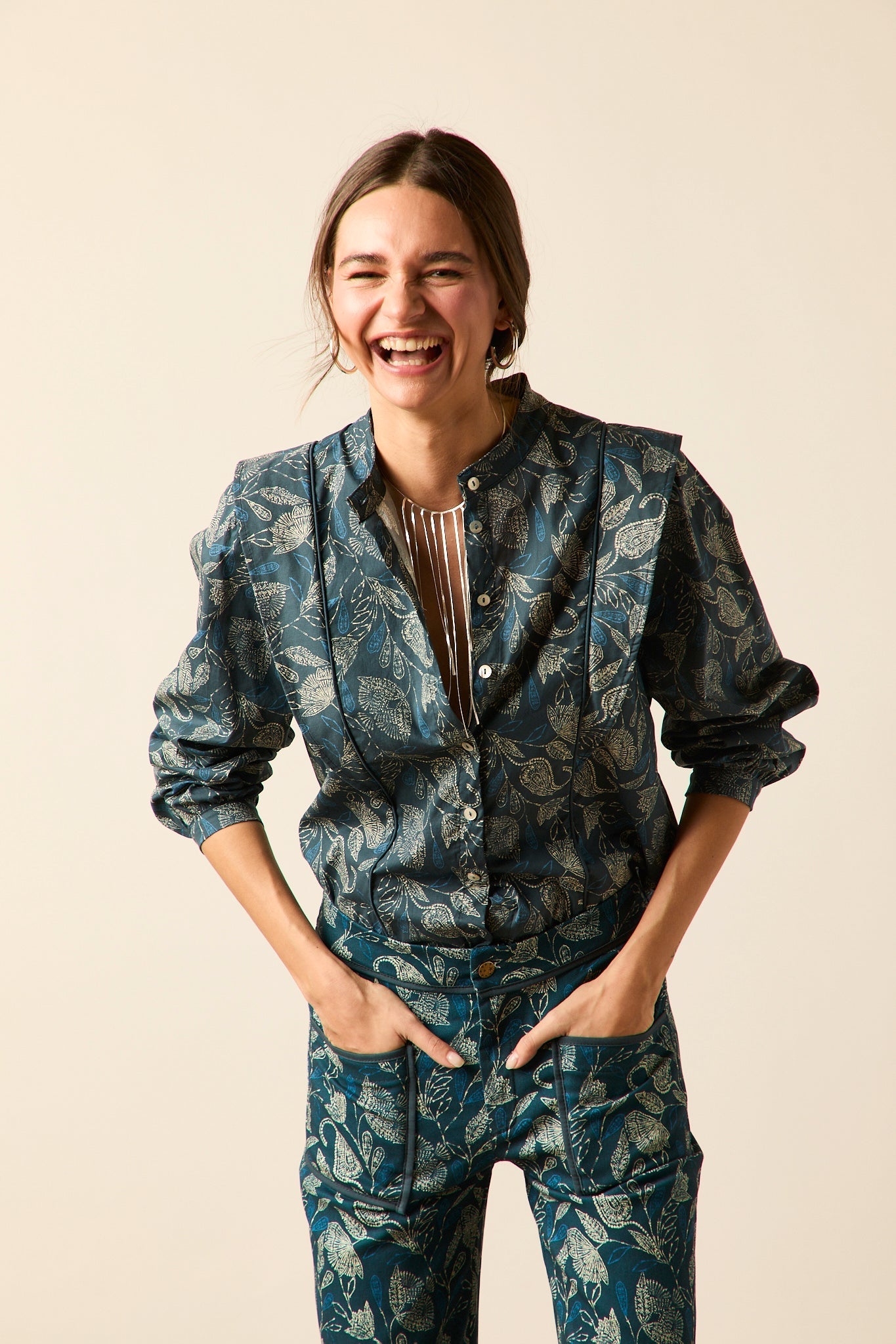Camisa volantes estampada bicolor floral