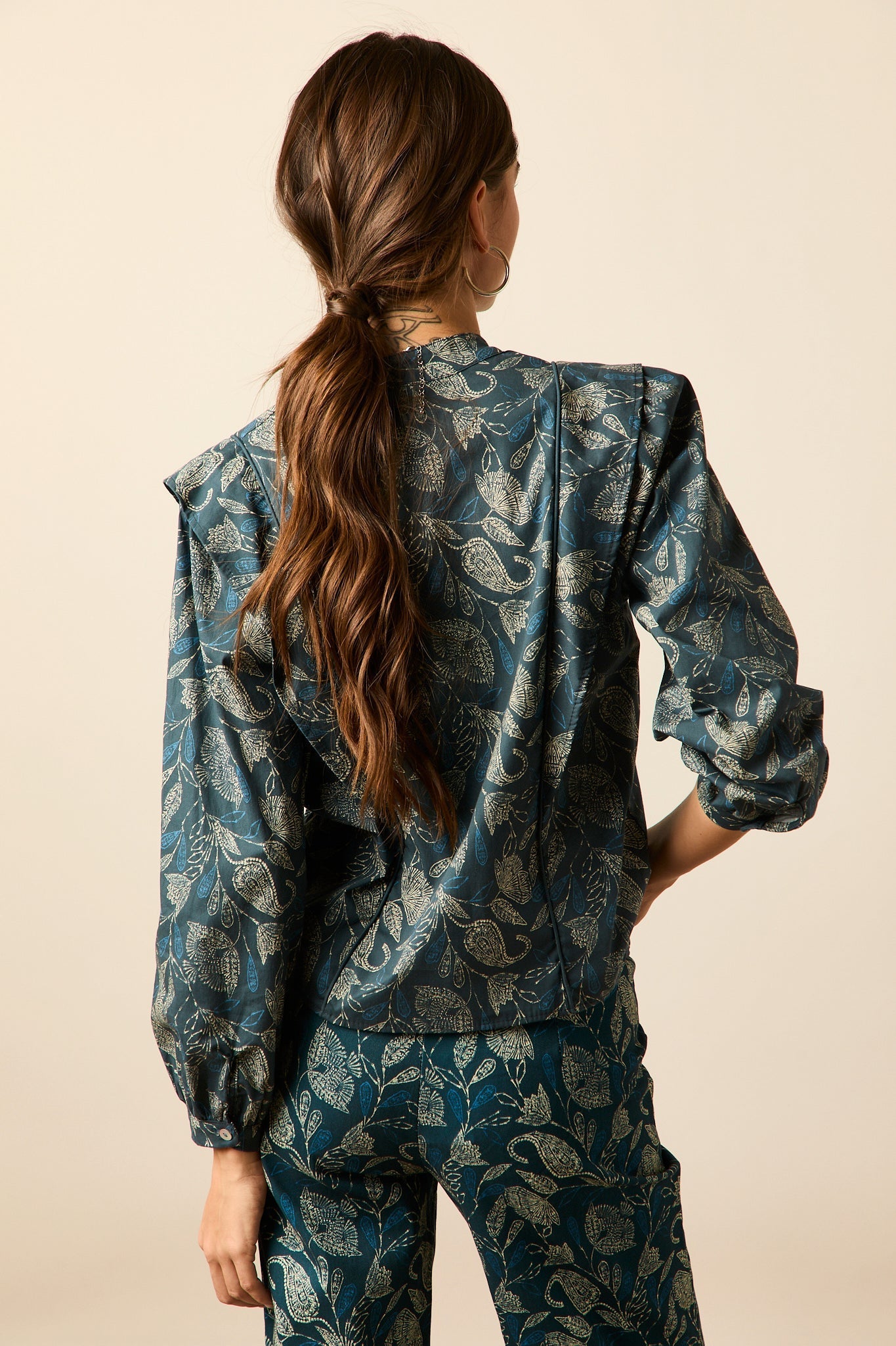 Camisa volantes estampada bicolor floral