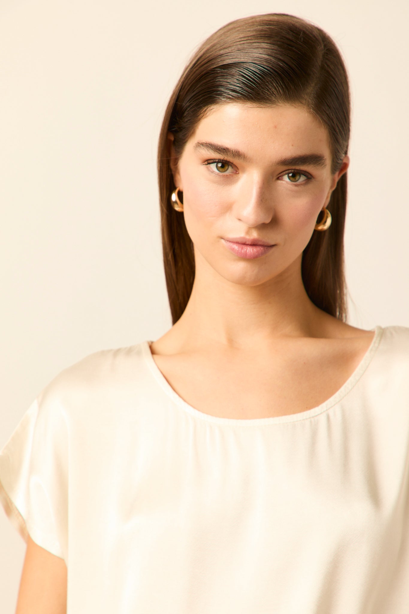 Blusa cordón raso beige