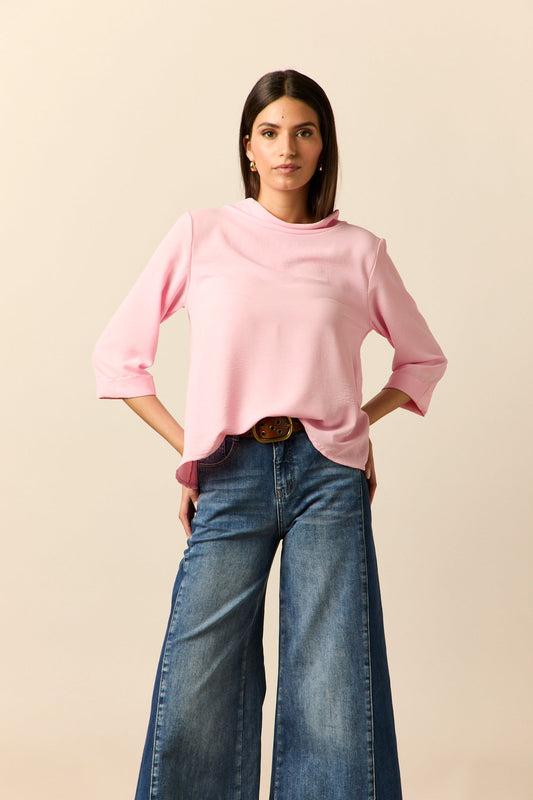 Blusa cuello chimenea rosa